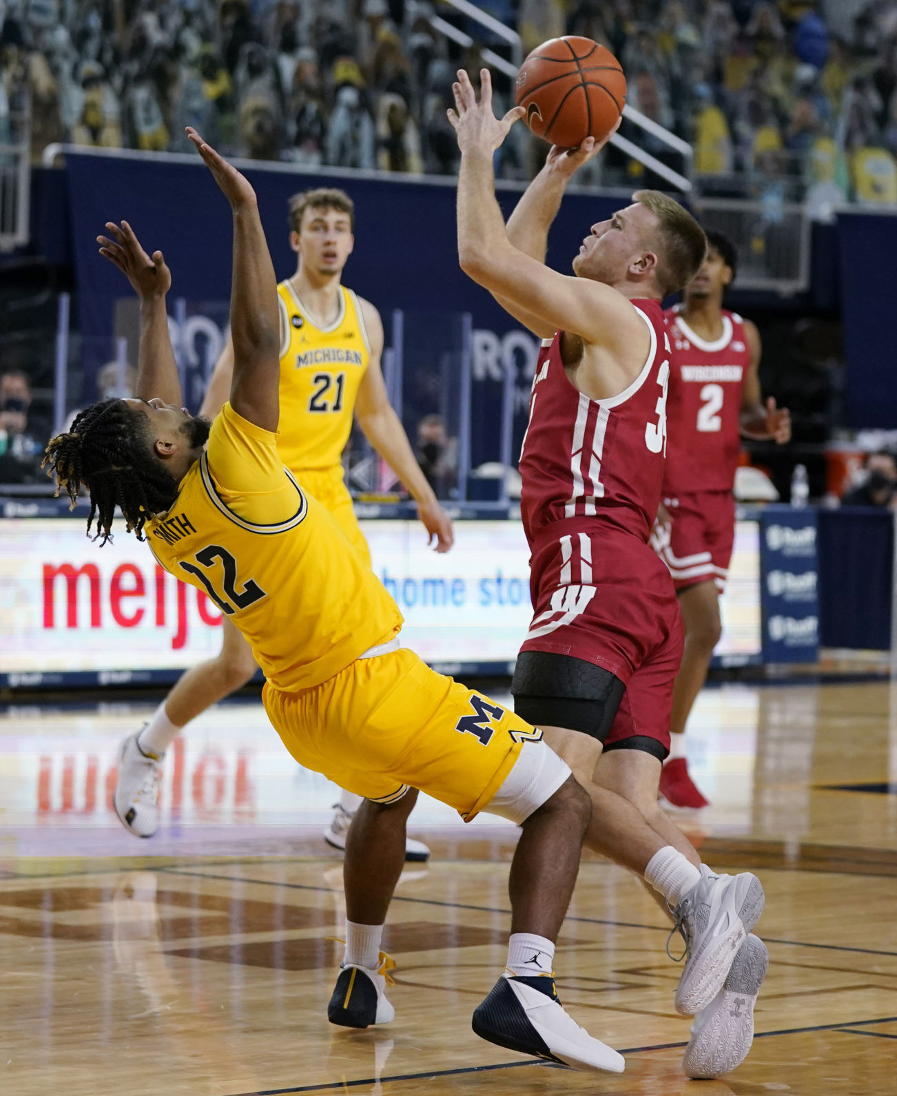 Michigan 77, UW 54